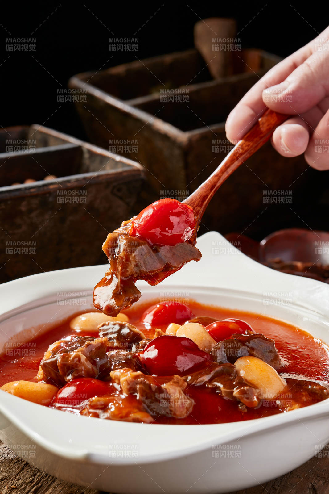 浓汤小番茄鸡佛炖牛腩图片