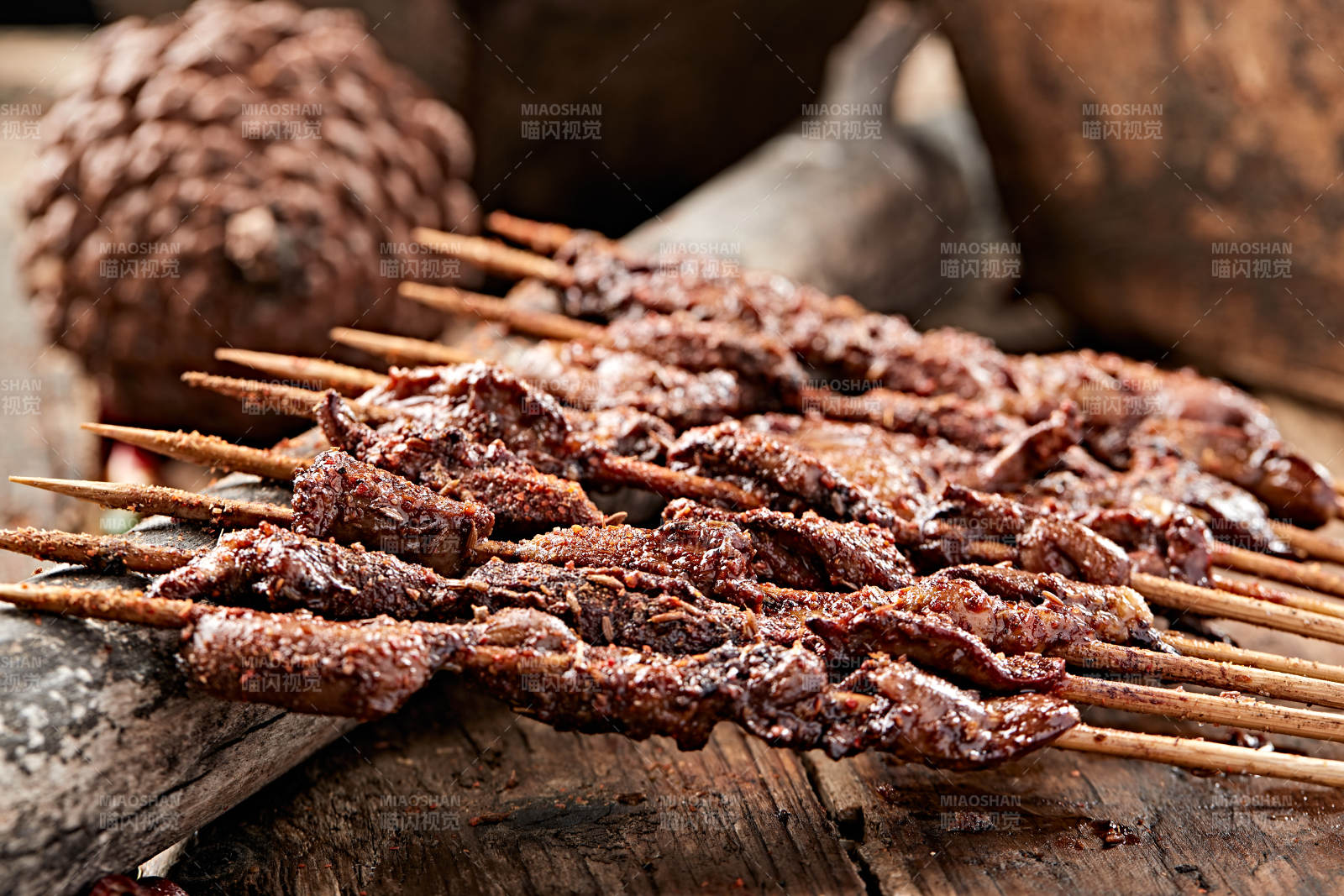 炭烤串烧鸡心图片