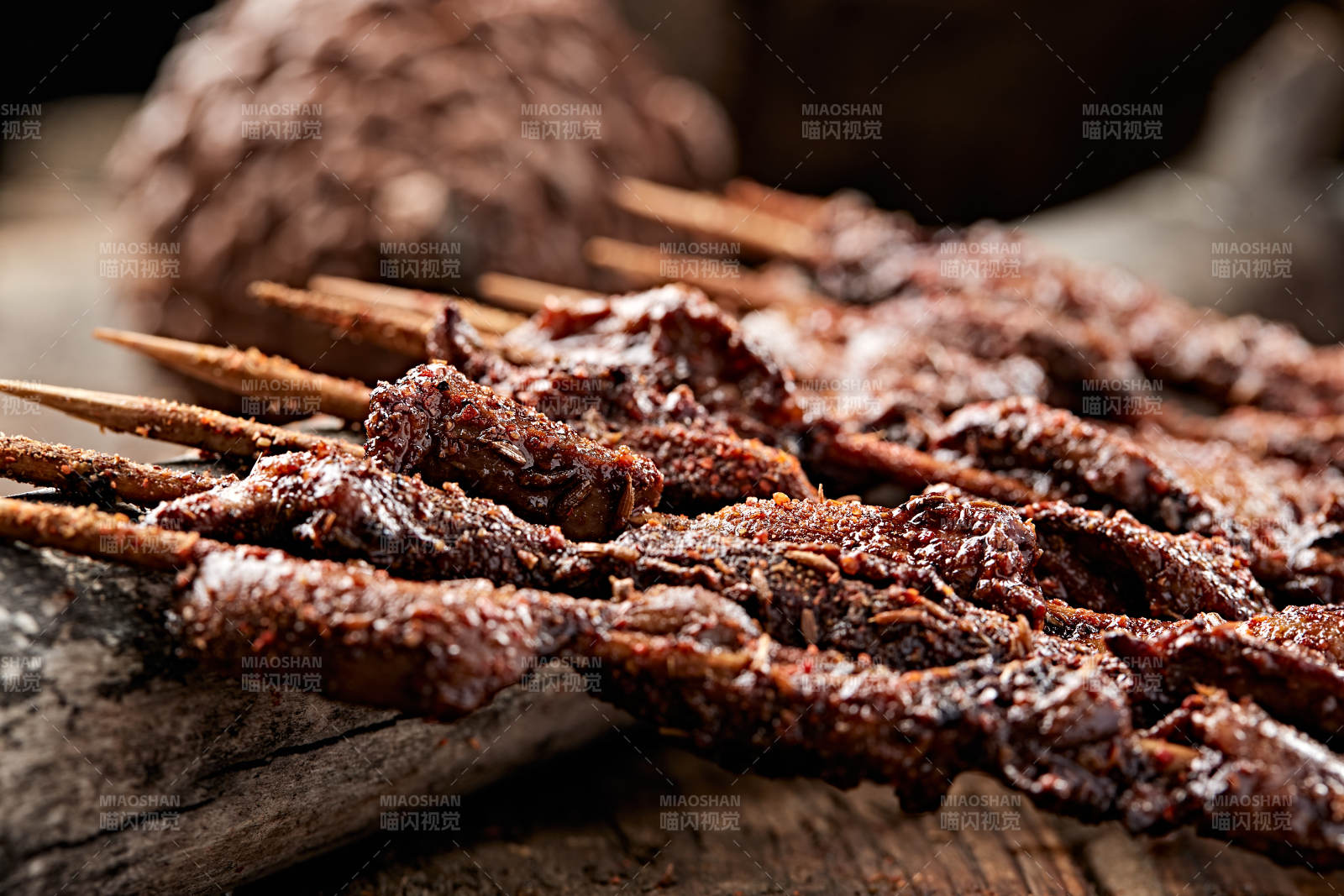 炭烤串烧鸡心图片