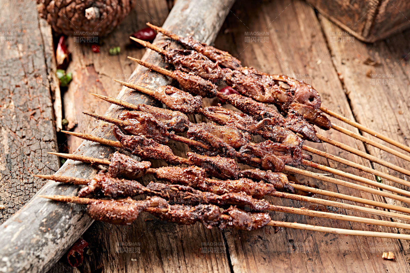 炭烤串烧鸡心图片