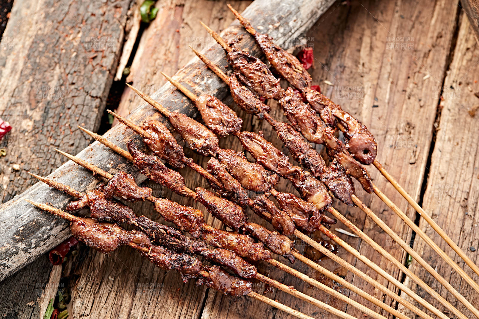 炭烤串烧鸡心图片