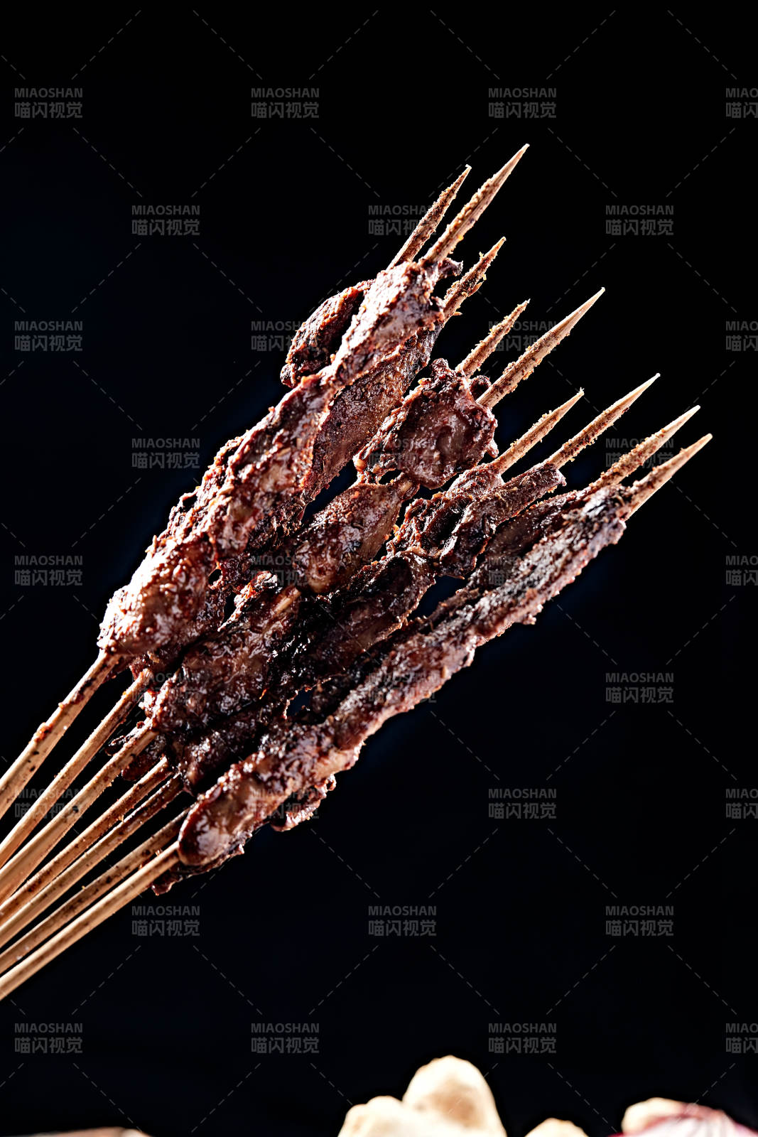 炭烤串烧鸡心图片