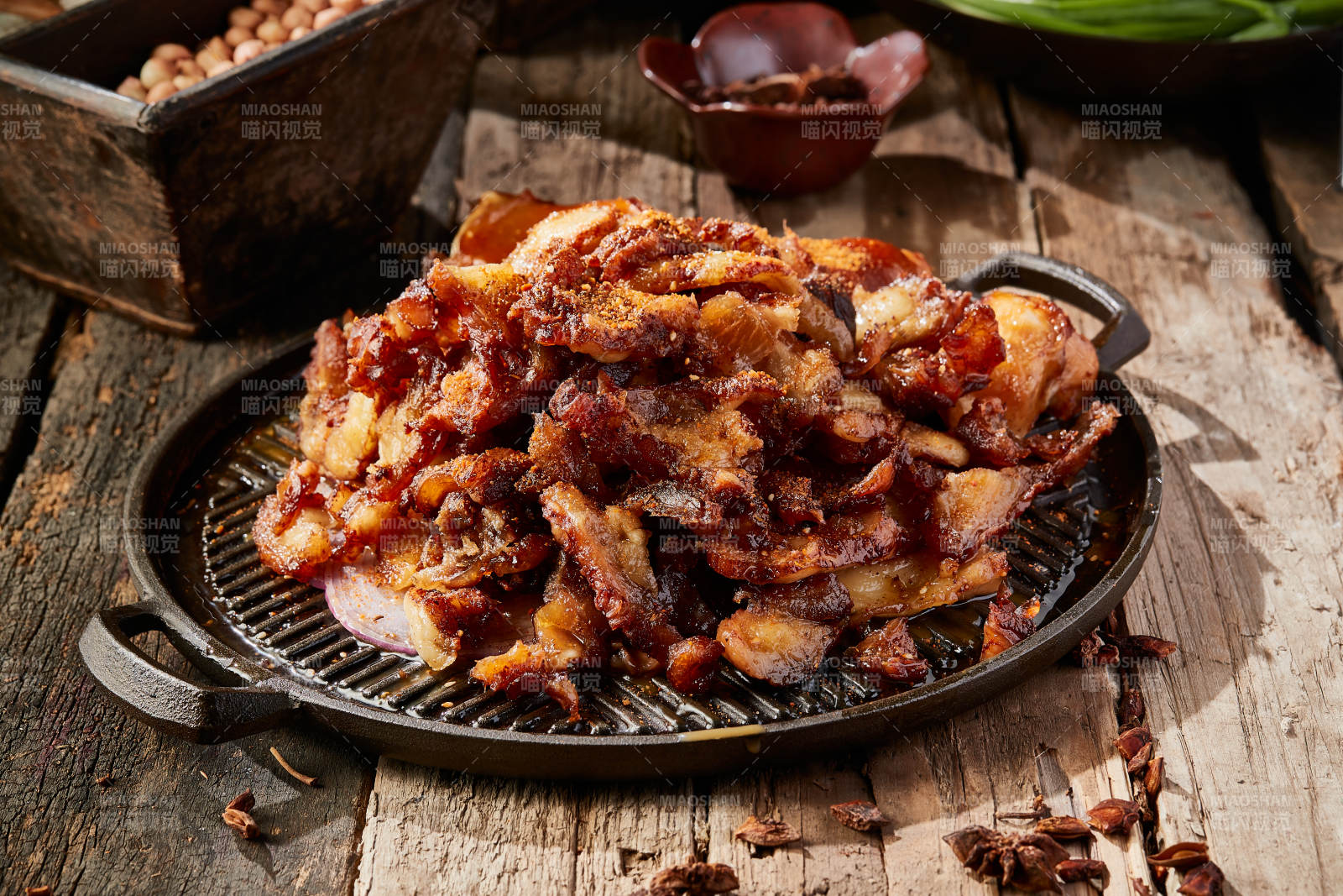 铁板孜然烤猪蹄块图片