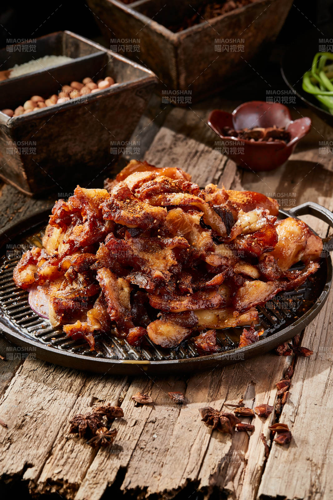 铁板孜然烤猪蹄块图片
