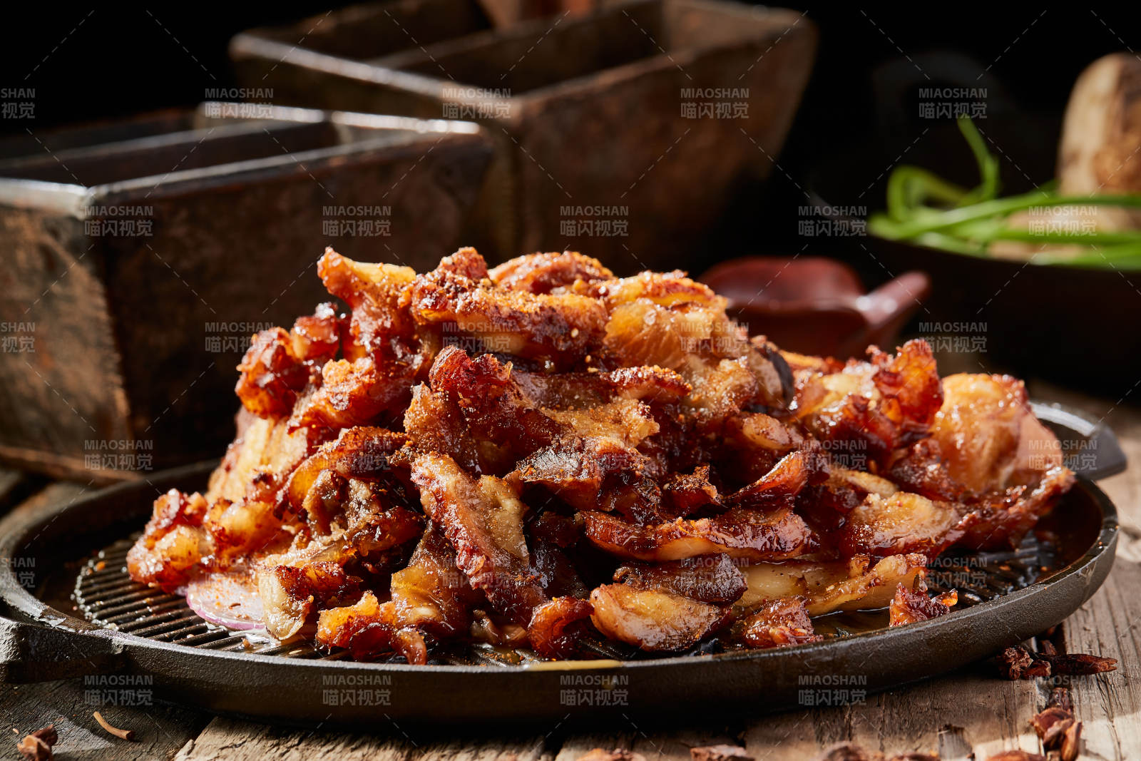 铁板孜然烤猪蹄块图片