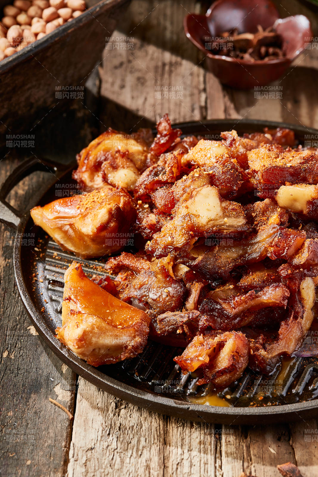 铁板孜然烤猪蹄块图片