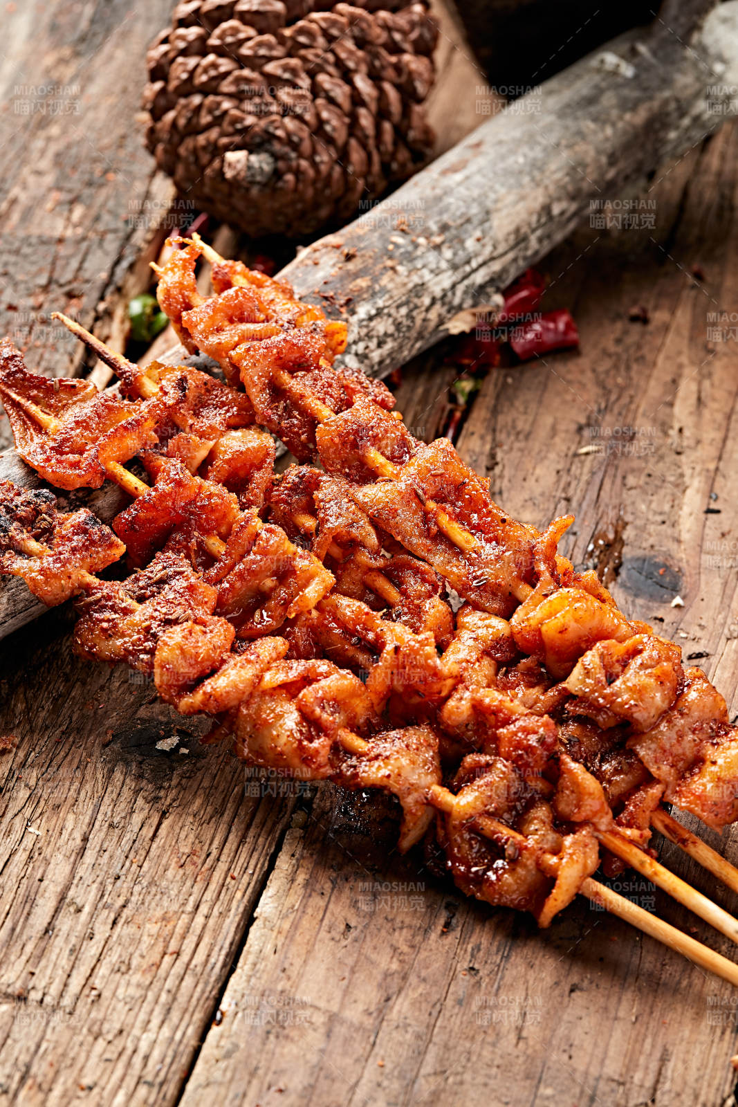美味串烤鸡皮图片