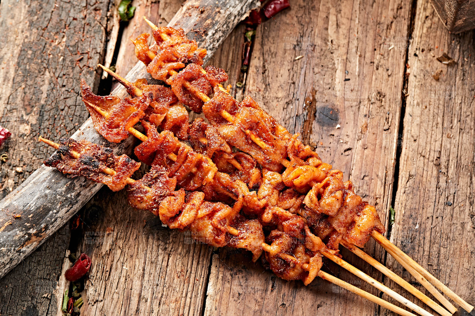美味串烤鸡皮图片