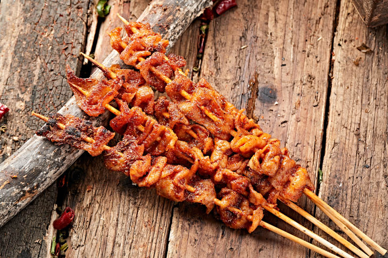 美味串烤鸡皮图片