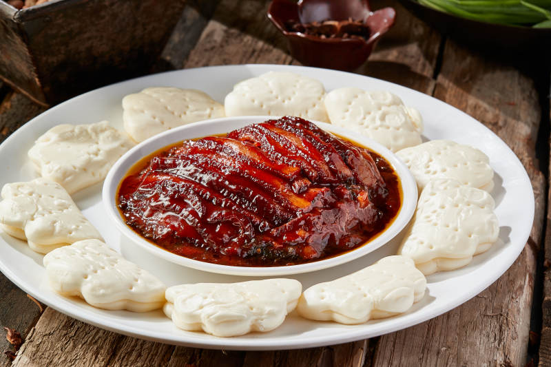 金牌扣肉配花馍图片