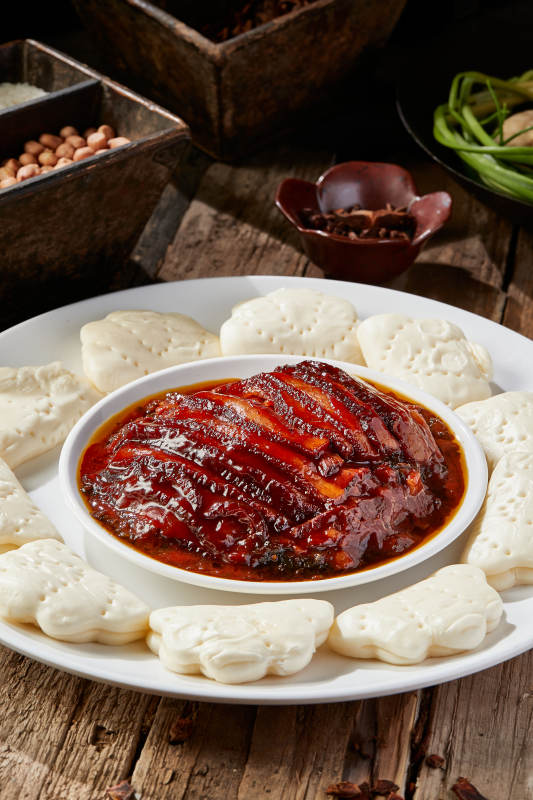 金牌扣肉配花馍图片