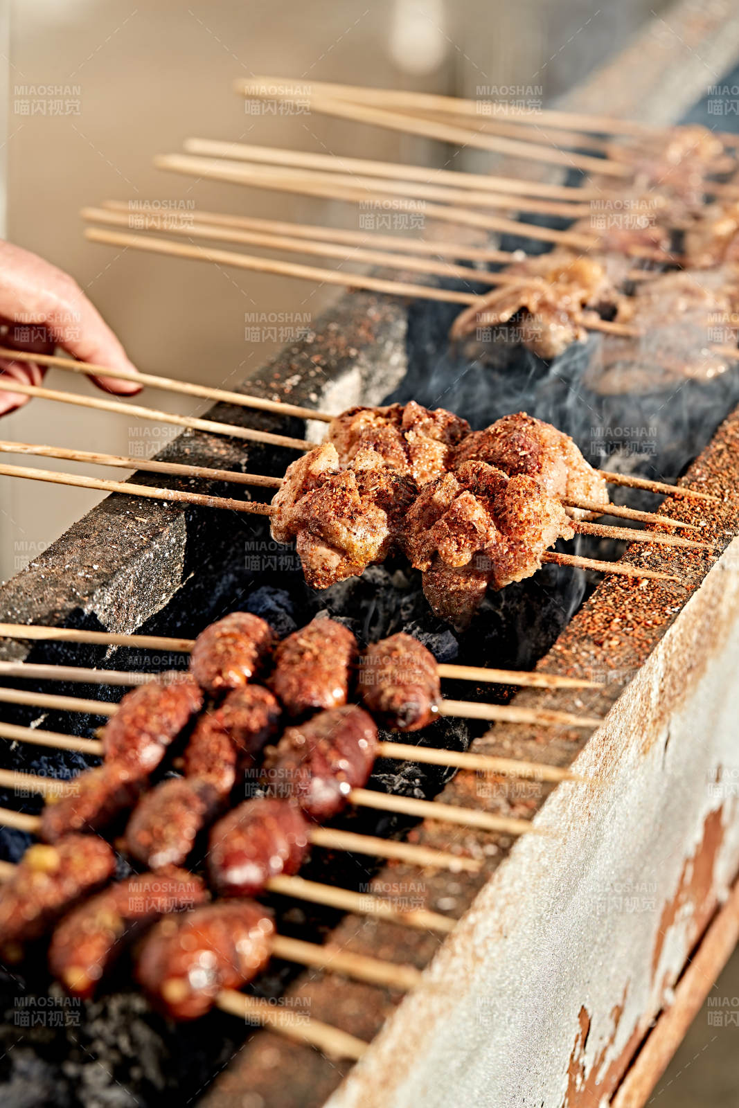 在户外烧烤美味食材图片