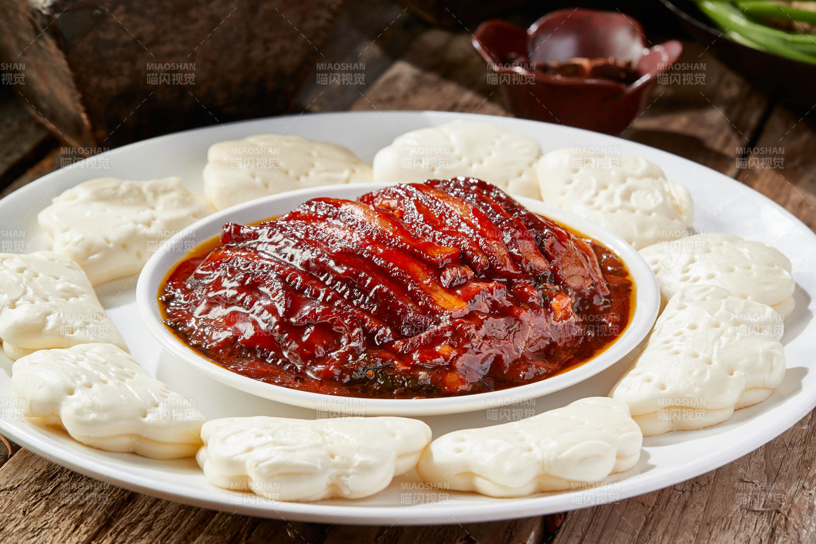 金牌扣肉配花馍图片