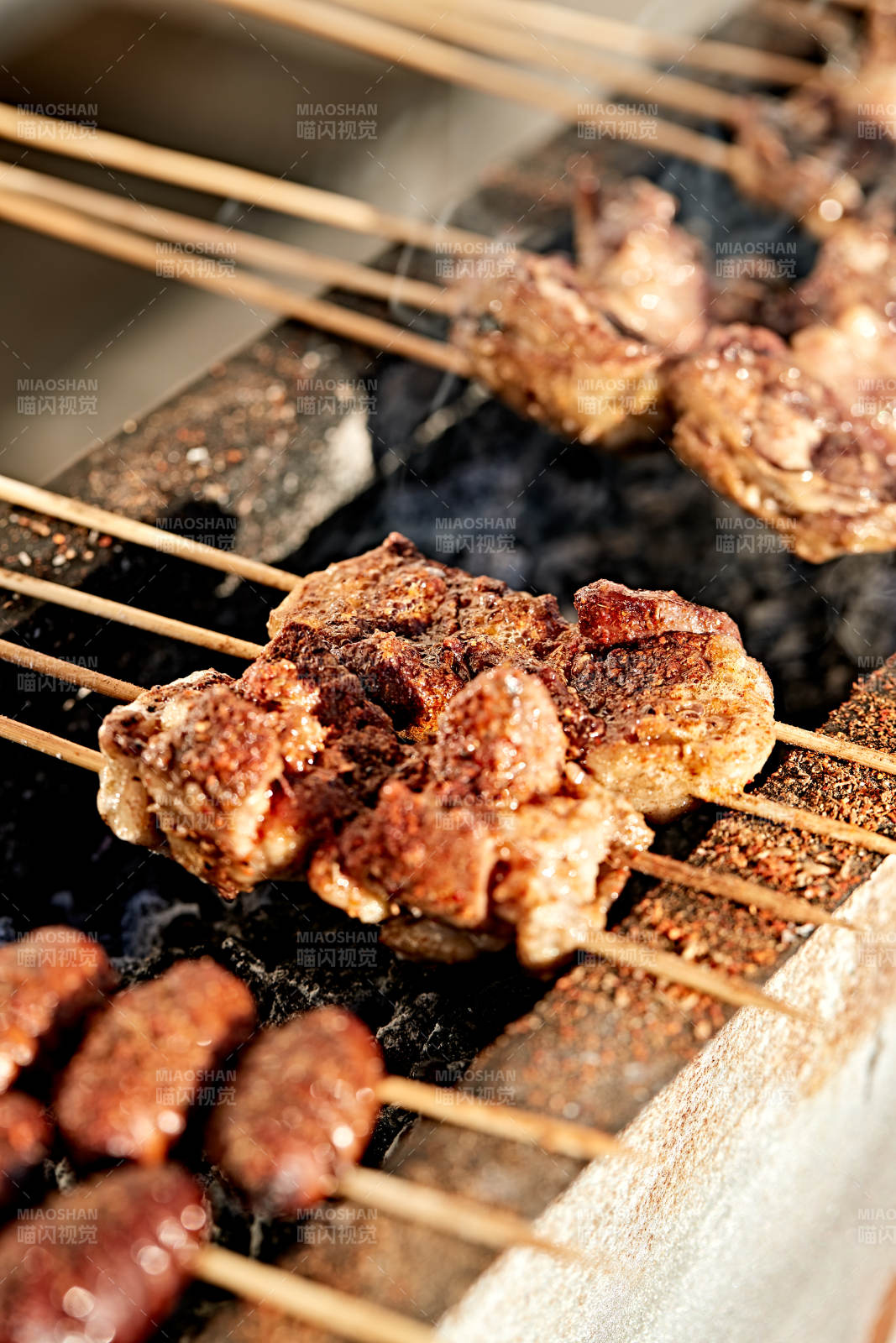 在户外烧烤美味食材图片