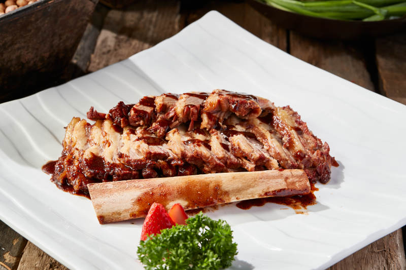 清炖浇汁牛肋条拆骨肉图片