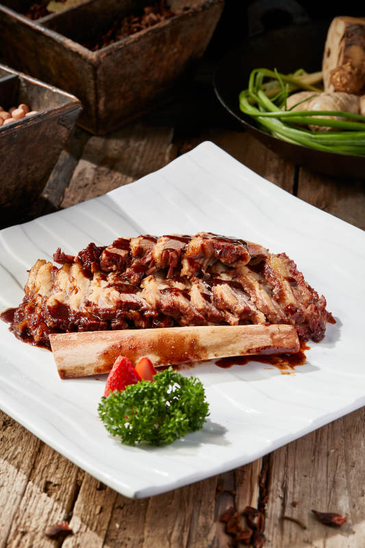 清炖浇汁牛肋条拆骨肉图片