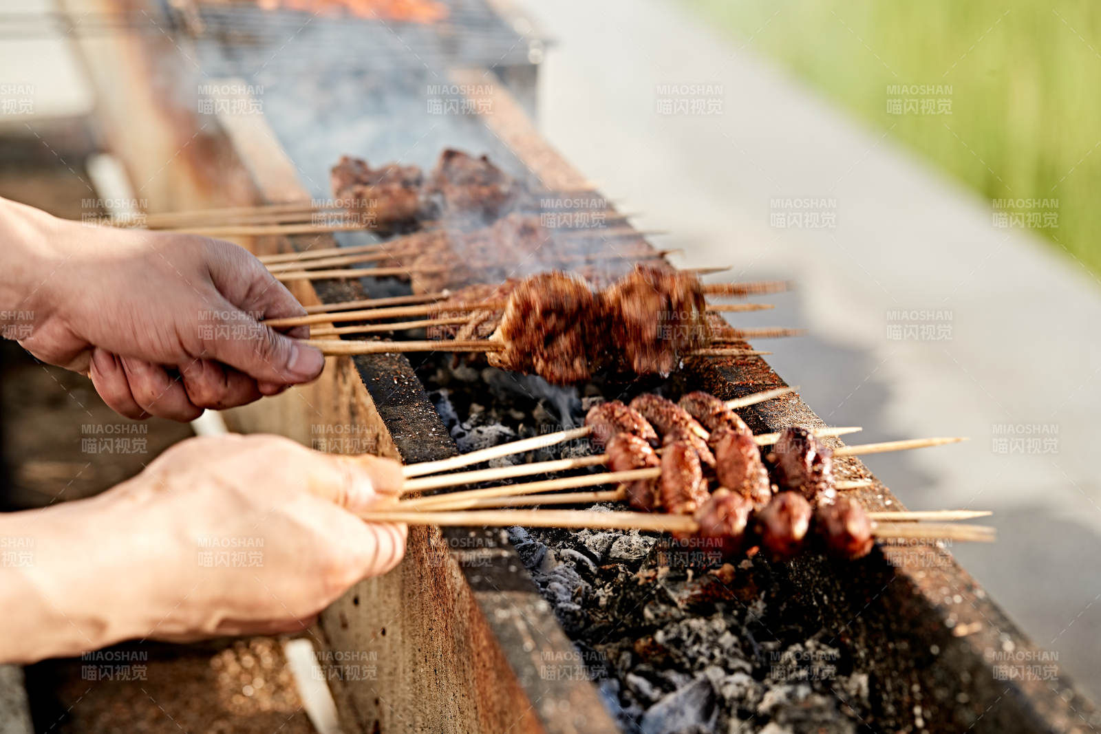 在户外烧烤美味食材图片