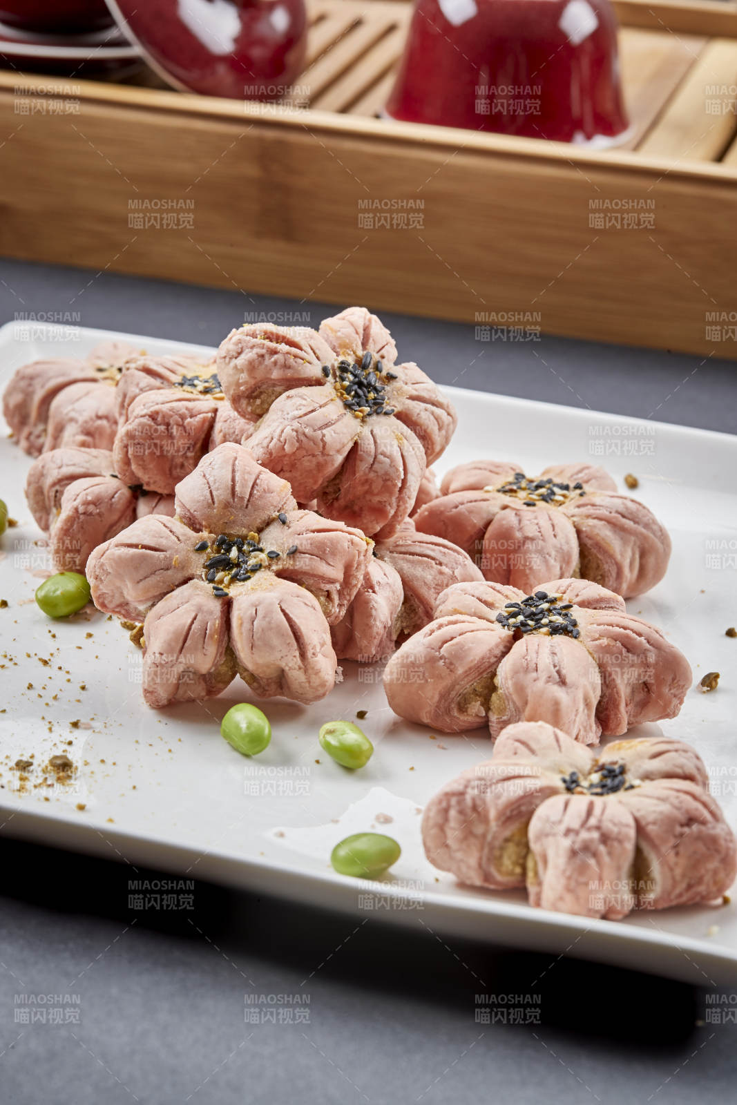 精美面点甜品樱花榴莲酥图片