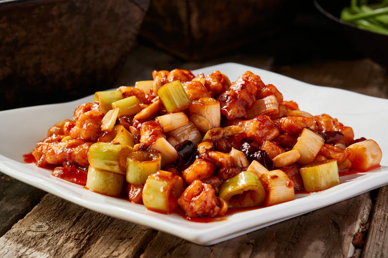 传统菜肴川香宫保鸡丁图片