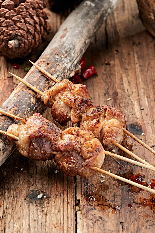 炭火烤羊腰图片