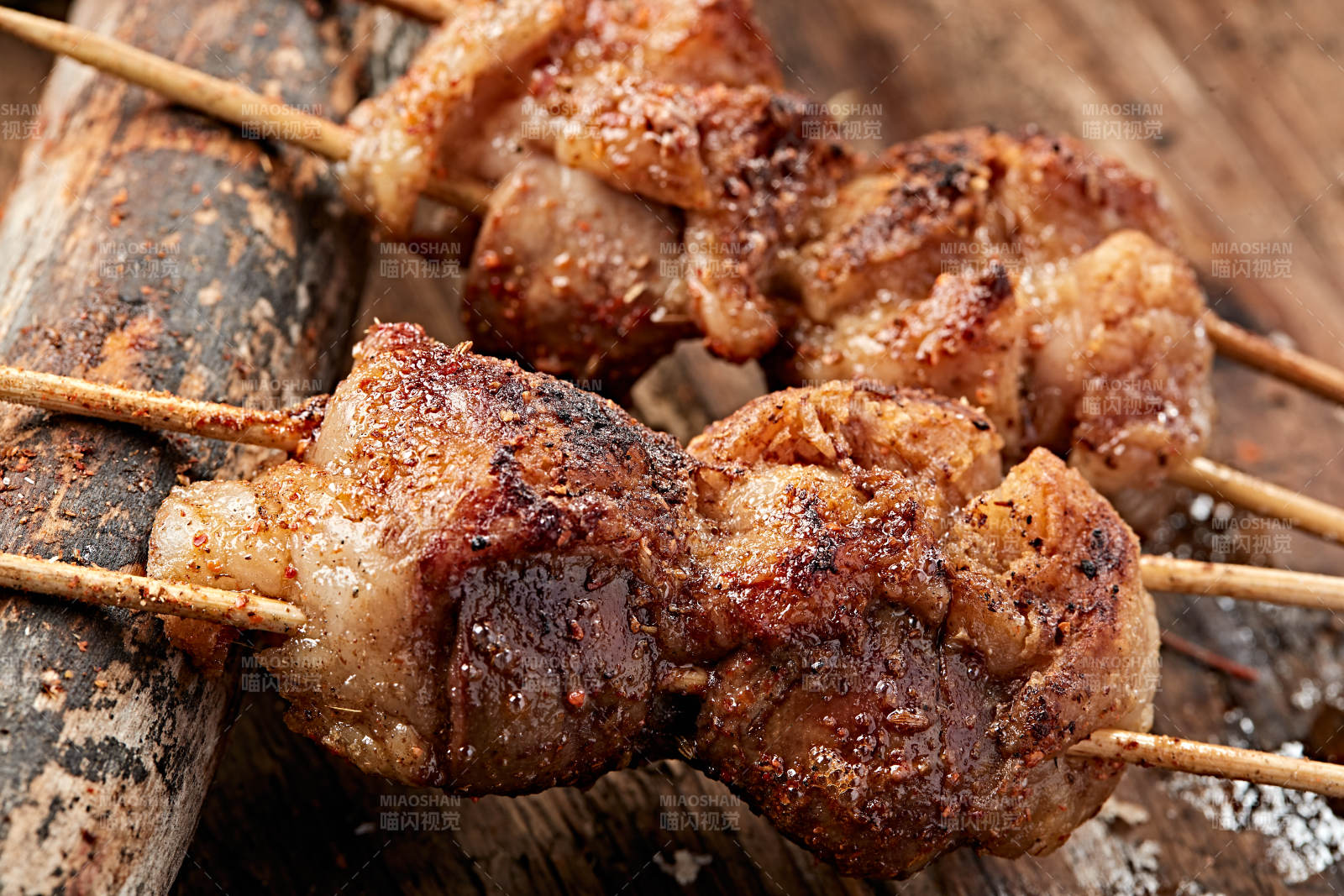 炭火烤羊腰图片