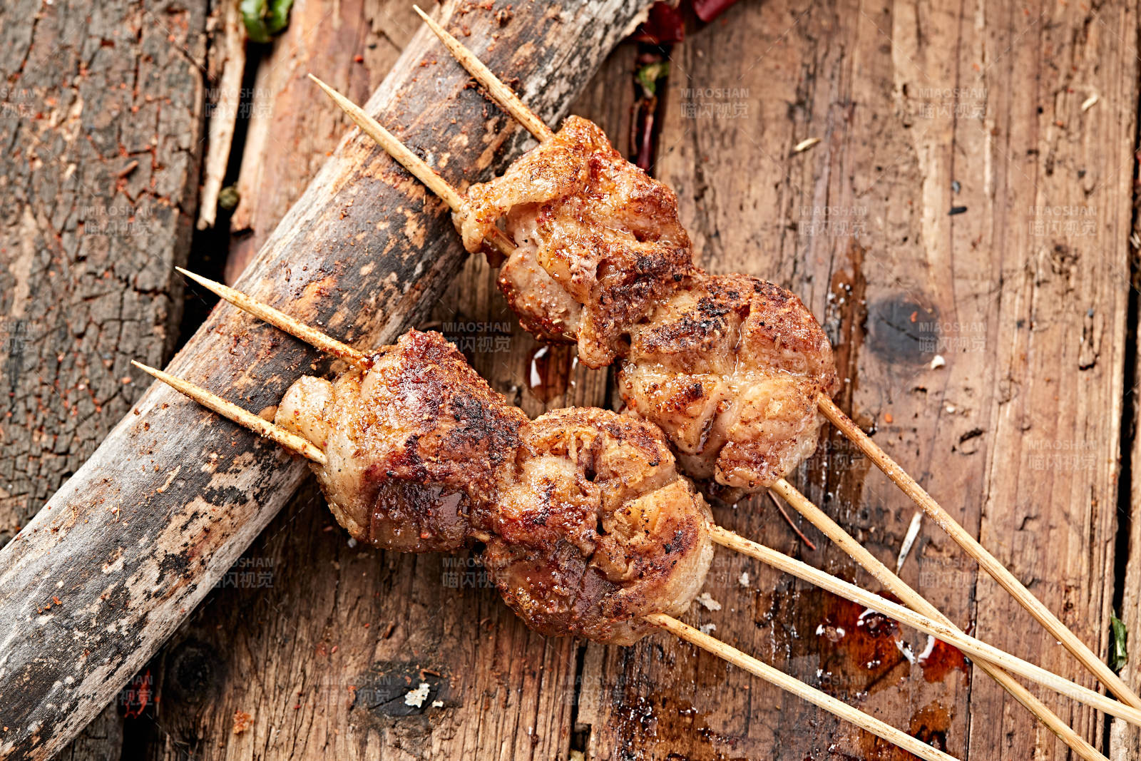 炭火烤羊腰图片