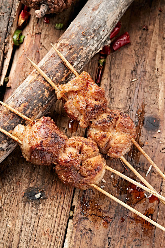 炭火烤羊腰图片