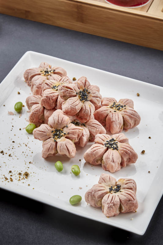 精美面点甜品樱花榴莲酥图片