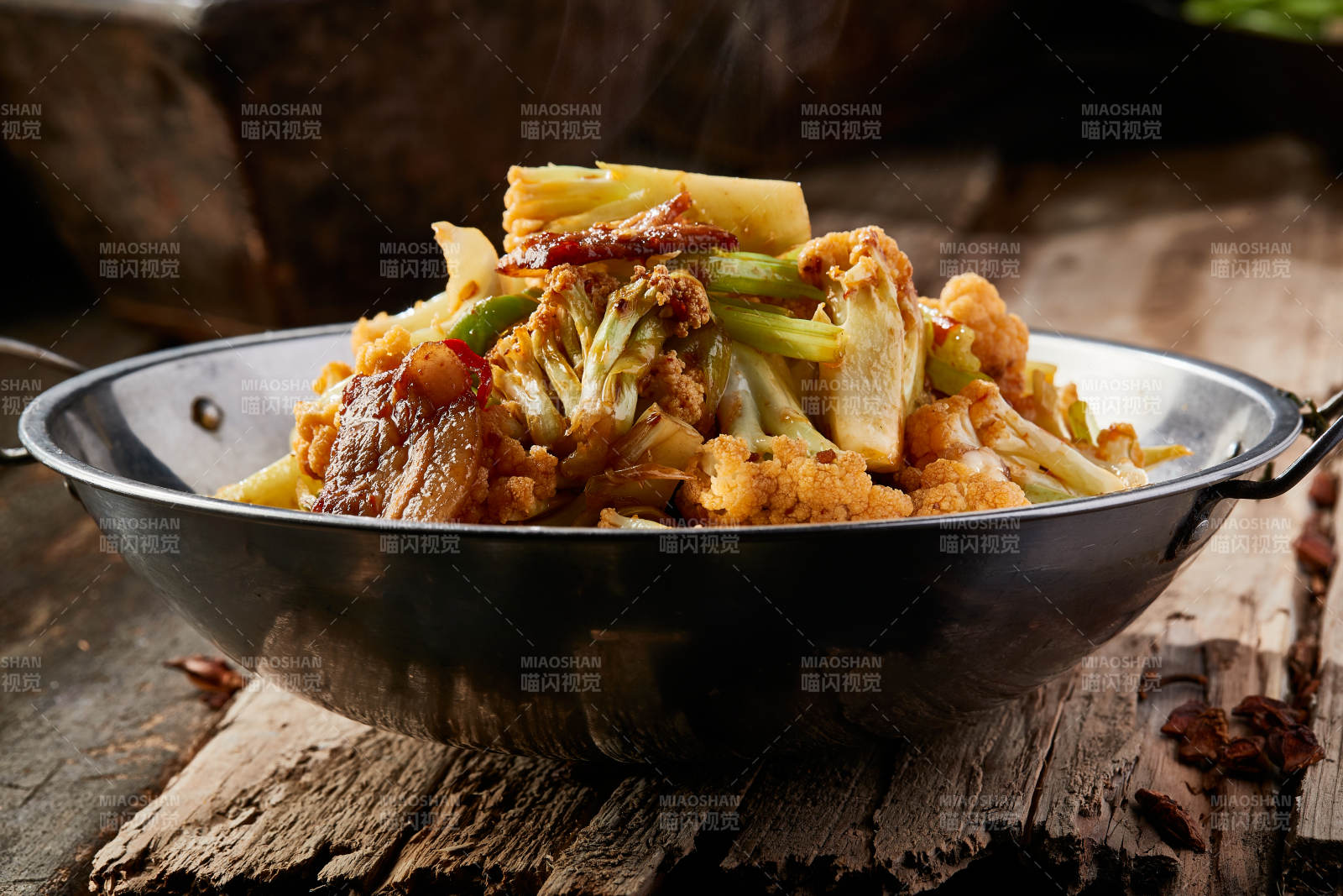 干锅有机菜花五花肉图片