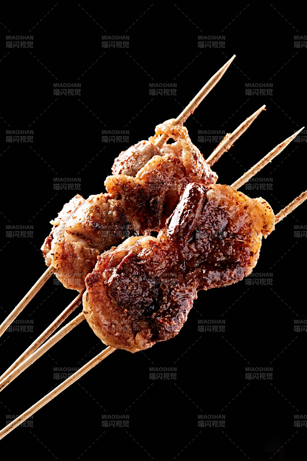 炭火烤羊腰图片