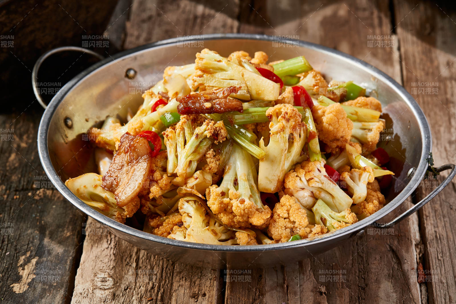 干锅有机菜花五花肉图片