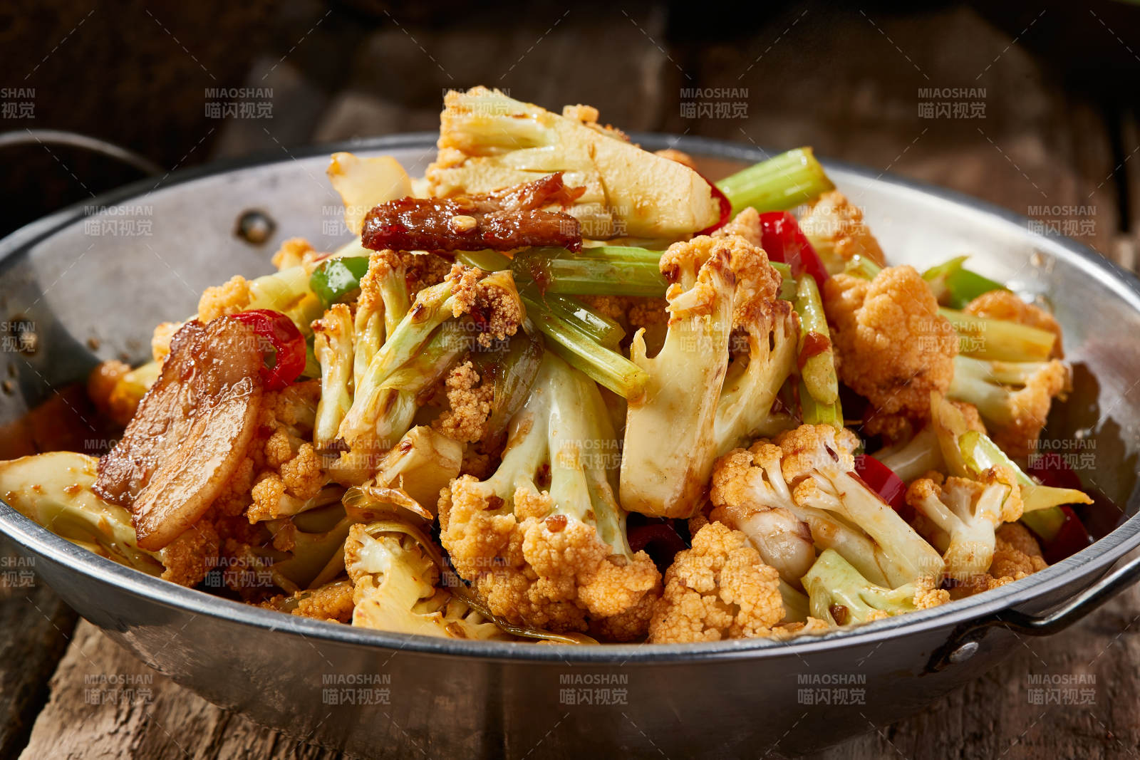 干锅有机菜花五花肉图片