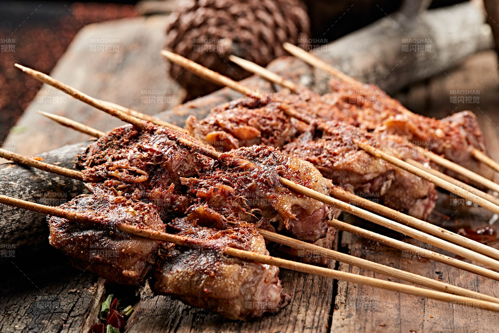 美味炭烤鸡头图片