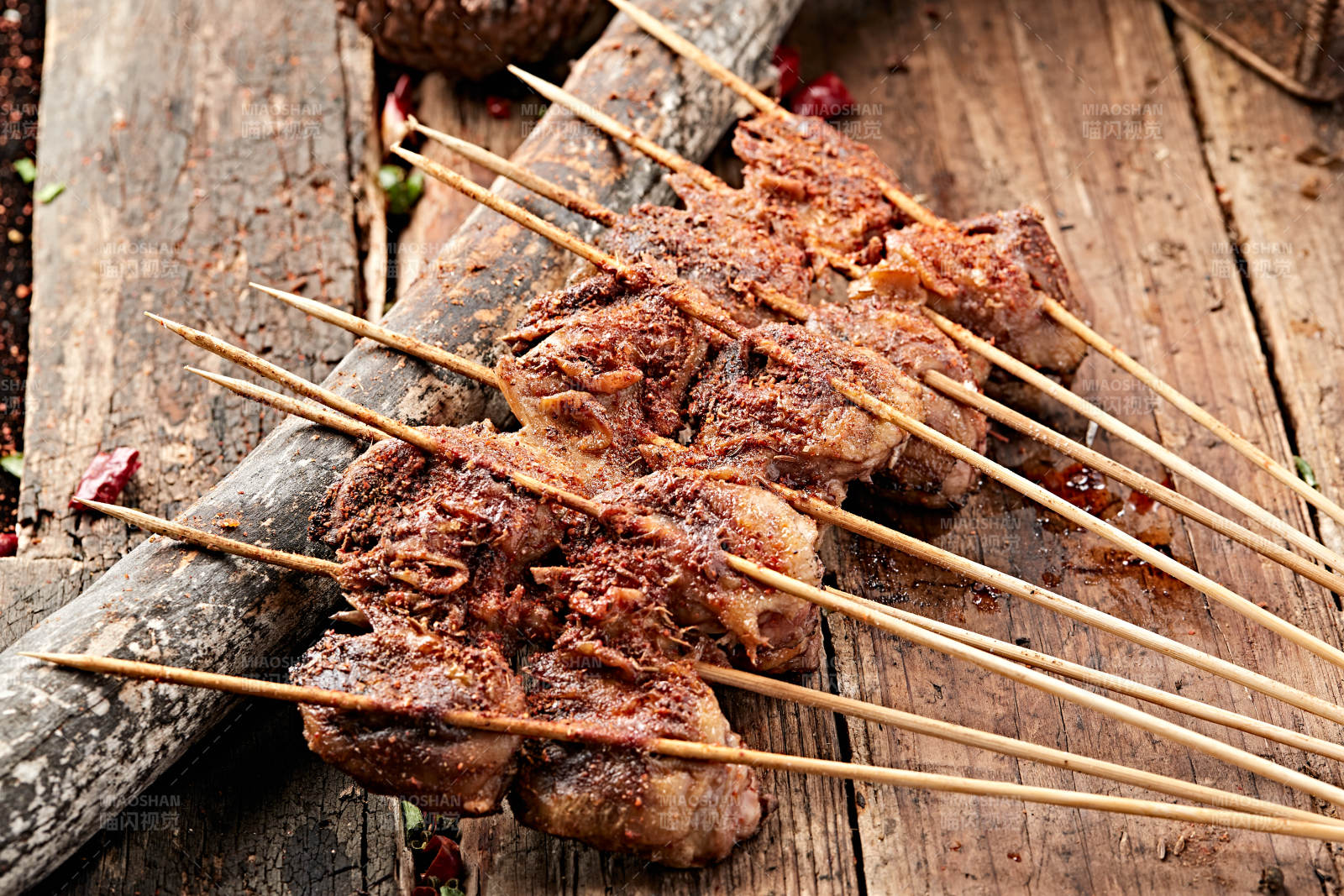 美味炭烤鸡头图片