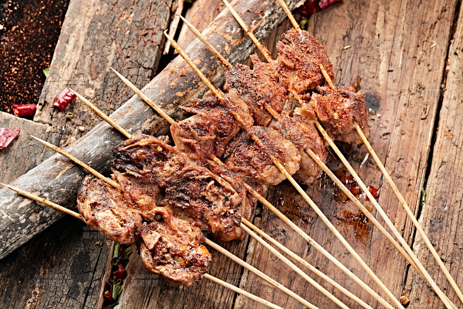 美味炭烤鸡头图片