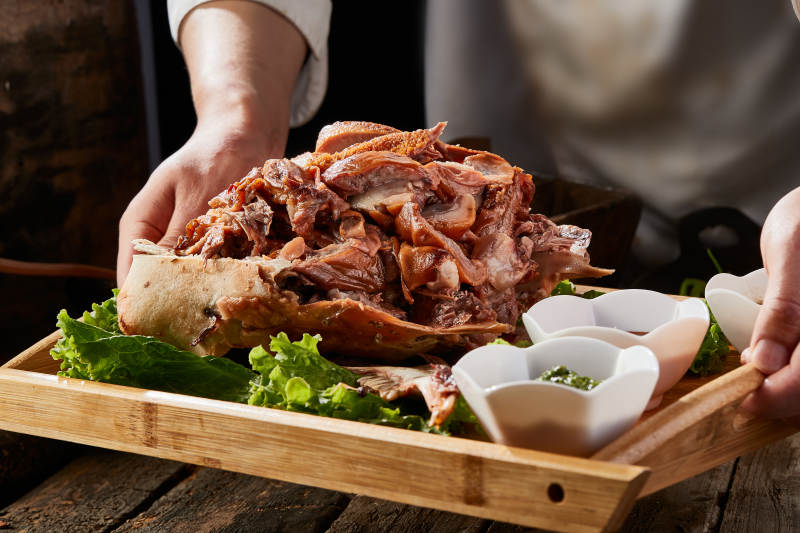 蒜香煮羊头图片