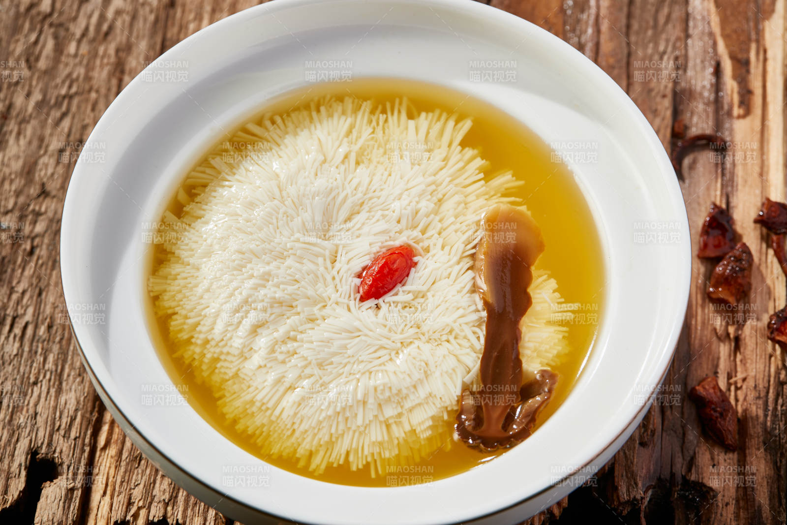 一品上汤炖文菊豆腐配山珍菌图片