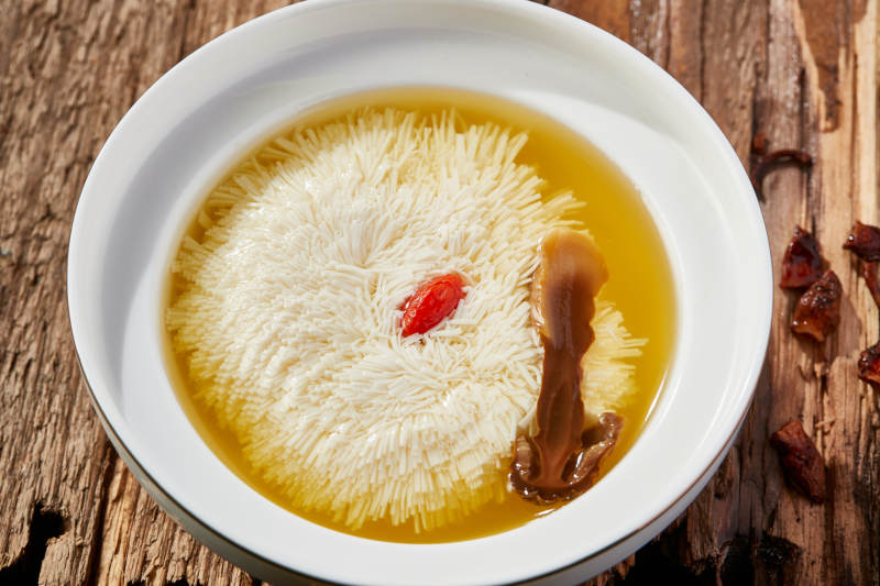 一品上汤炖文菊豆腐配山珍菌图片