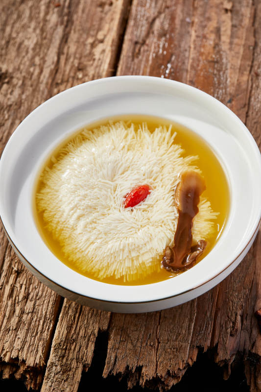 一品上汤炖文菊豆腐配山珍菌图片