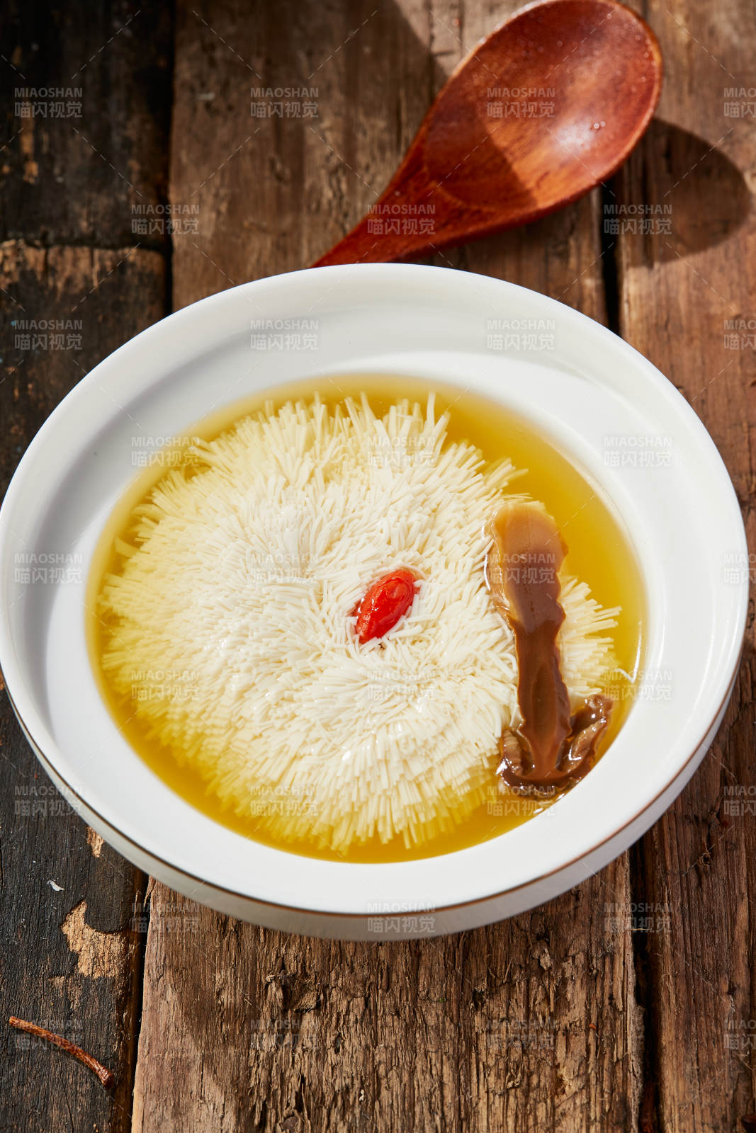 一品上汤炖文菊豆腐配山珍菌图片