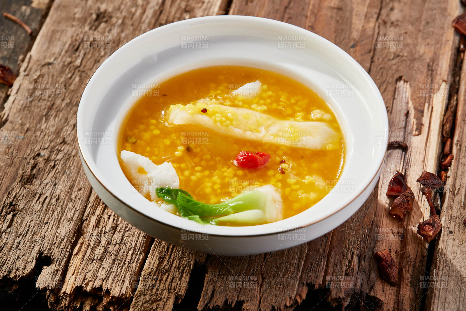 薏米枸杞炖花胶图片