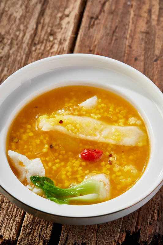 薏米枸杞炖花胶图片