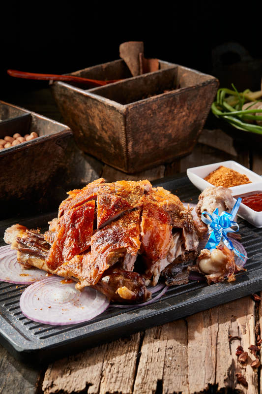 蒙古烤羊腿图片