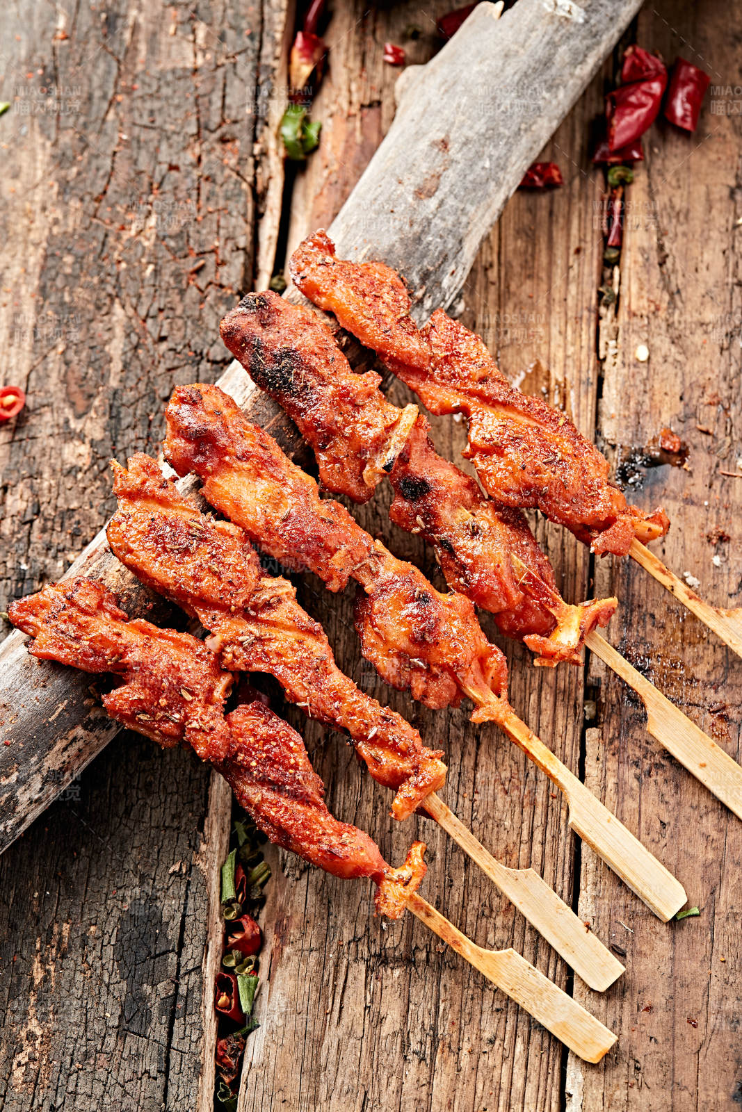 炭烤骨肉相连图片