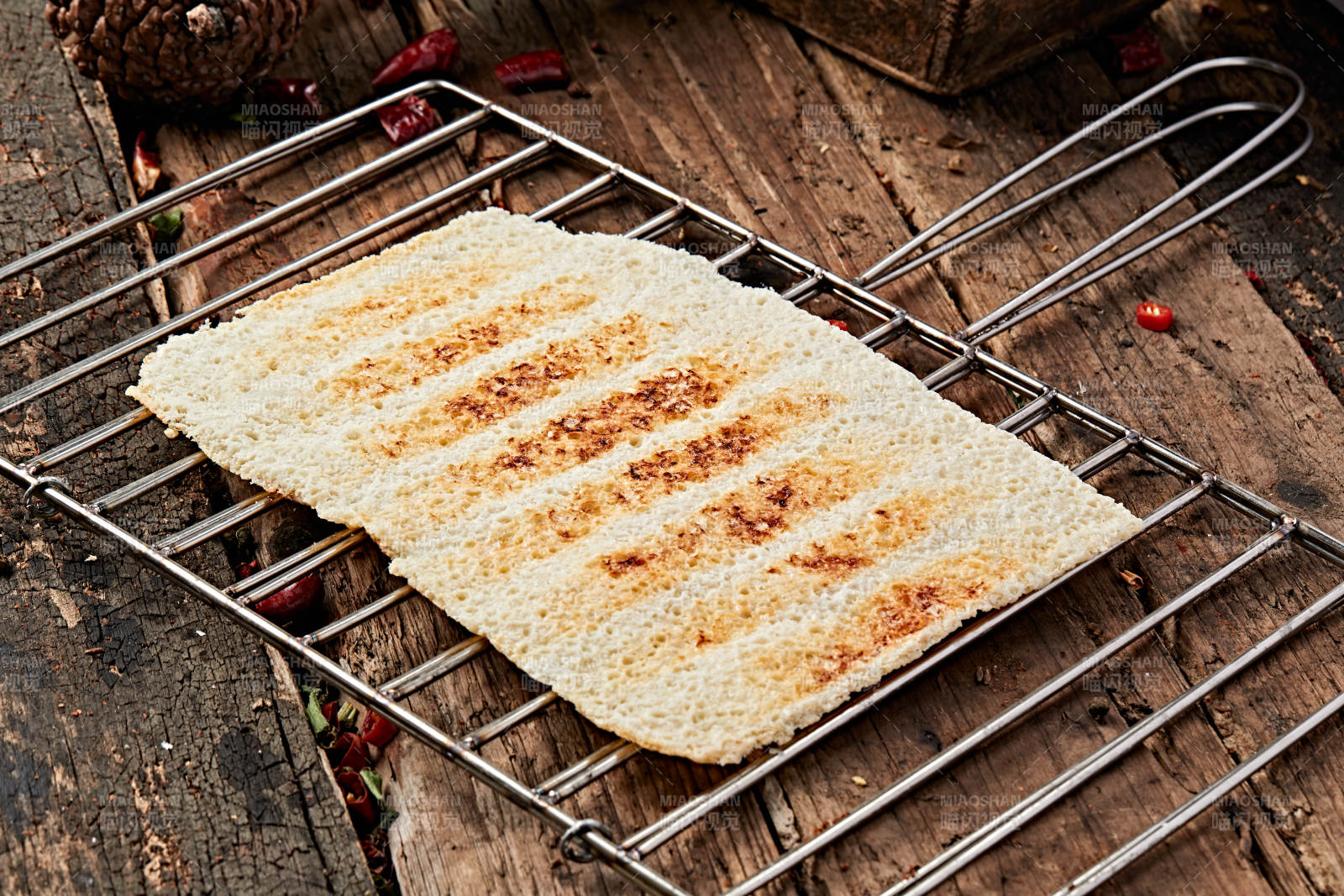 蒙族传统炭烤奶皮子图片