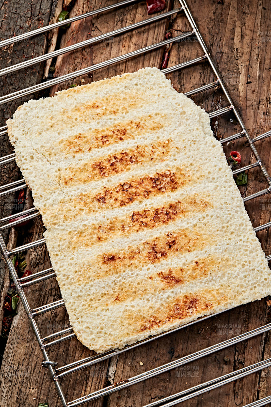 蒙族传统炭烤奶皮子图片