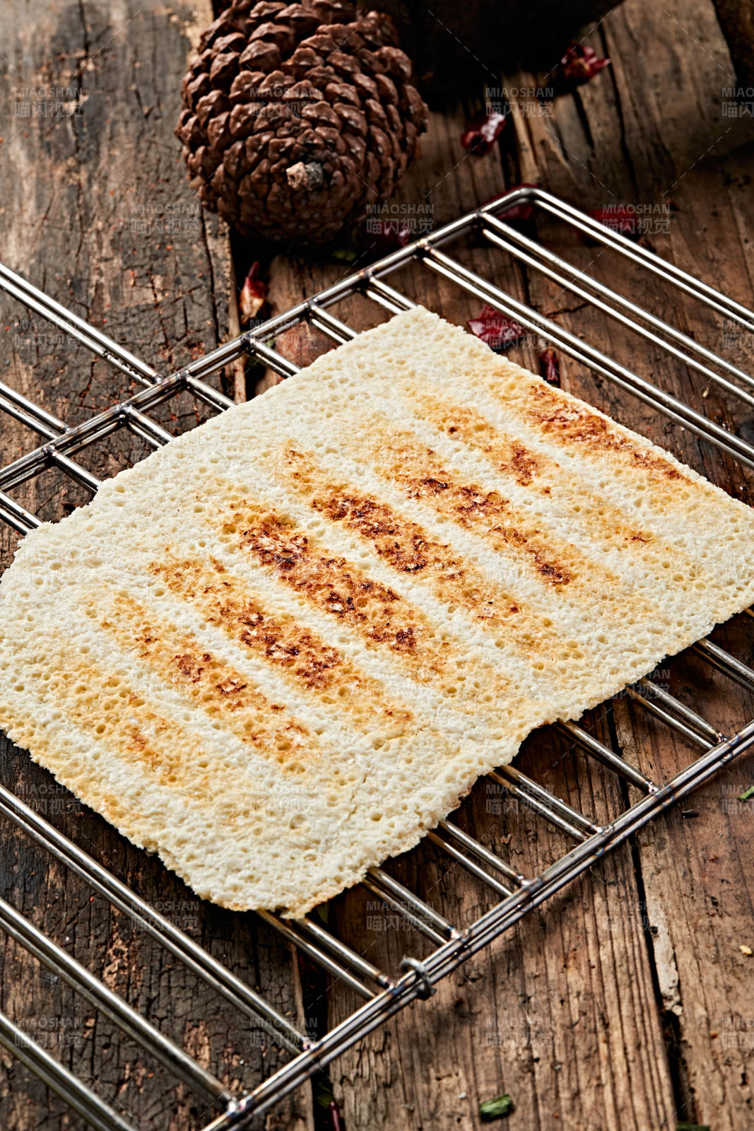 蒙族传统炭烤奶皮子图片