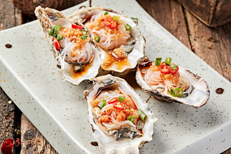 炭烤蒜蓉粉丝生蚝图片