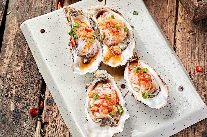 炭烤蒜蓉粉丝生蚝图片