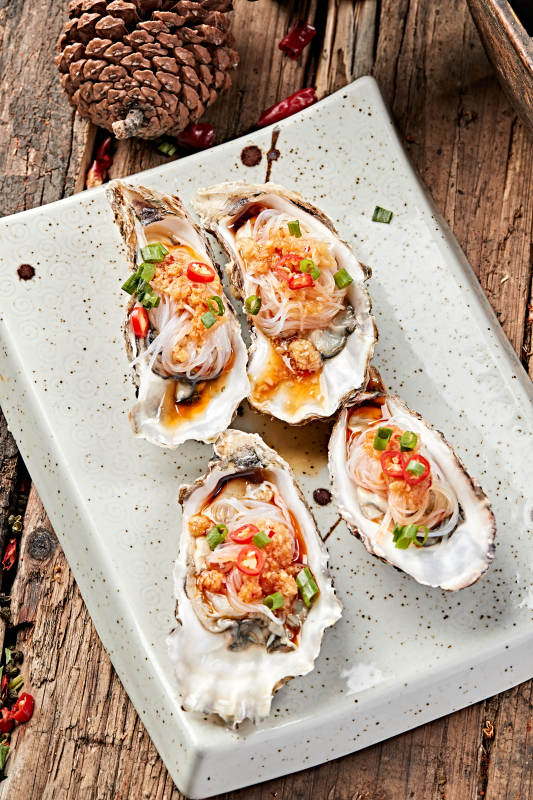 炭烤蒜蓉粉丝生蚝图片